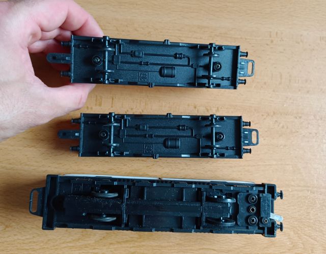 Tren Renfe Mercancías a pilas funcionando