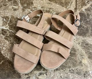 Sandalias de Shein.
