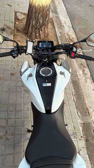 Honda CB125R 2020 - 8000km