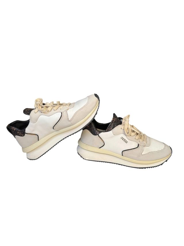 Zapatillas Guess - Beige y Blanco