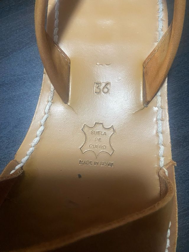 Sandálias de Couro Marrom - Tam 36