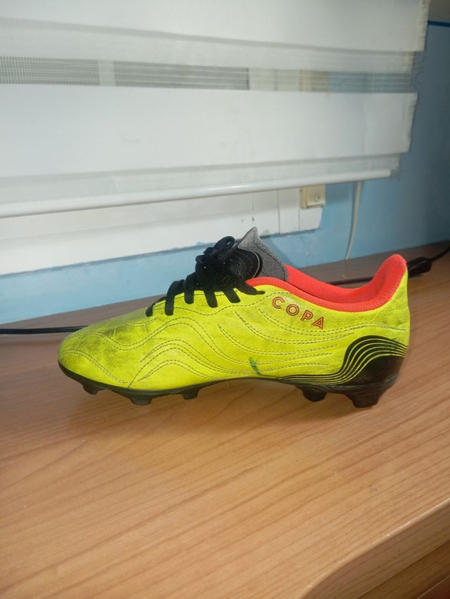 Bota fútbol Adidas Copa Amarilla de segunda mano por 30 EUR en