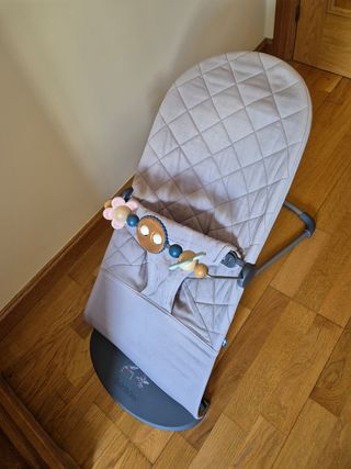 Hamaca Babybjörn Bliss beige + juguete