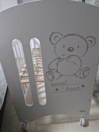 Cuna bebé blanca