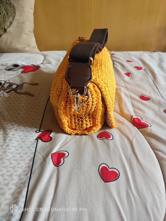 Borsetta Uncinetto Giallo Ocra.