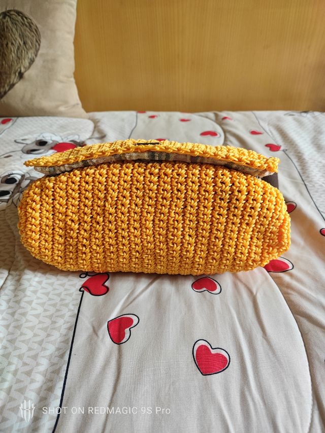 Borsetta Uncinetto Giallo Ocra.