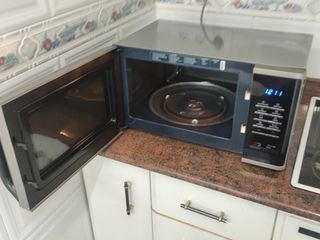 Microondas Samsung 23L 800W – Casi nuevo