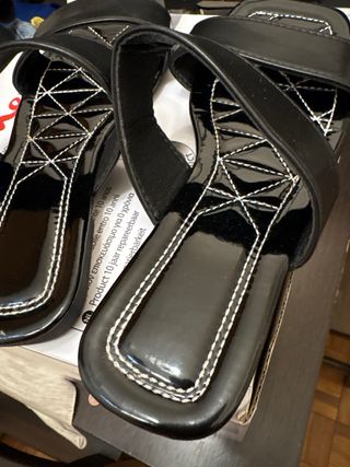 Sandalias negras tacón bajo 37