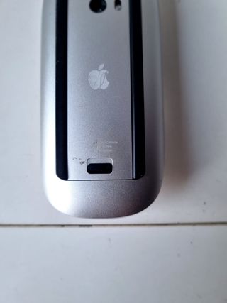 Apple Magic Mouse 
