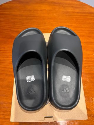 Yeezy Slide Dark Onyx
