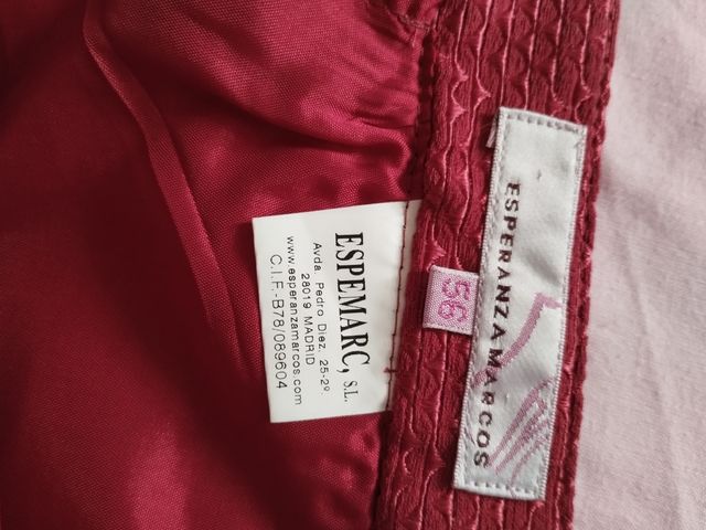 Falda lentejuelas verde plata.
Cada falda 10€.