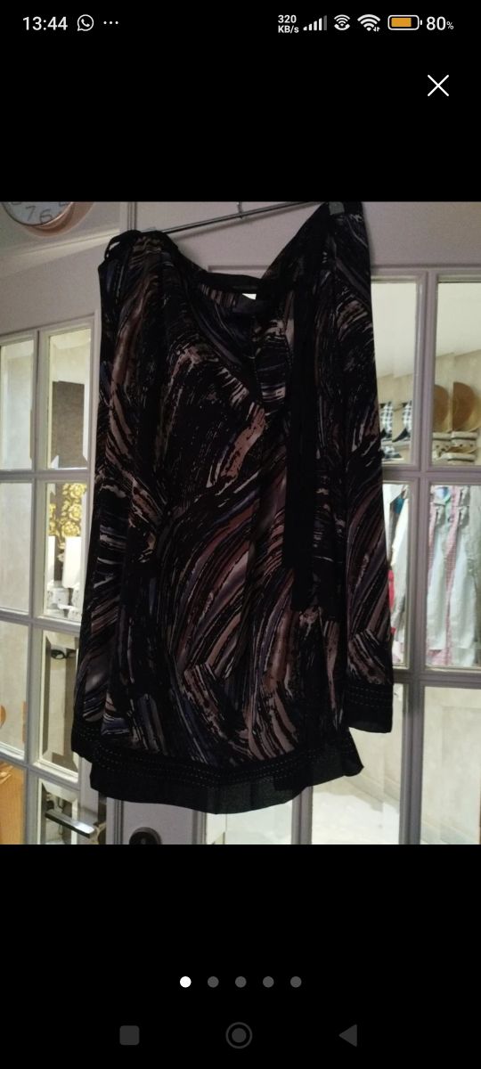 Falda lentejuelas verde plata.
Cada falda 10€.