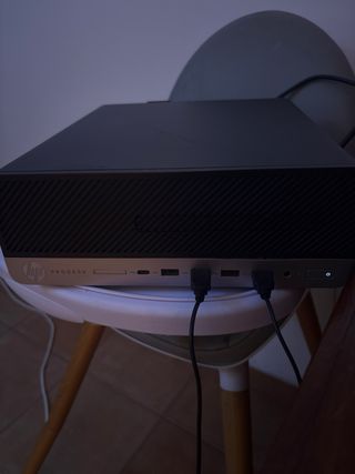 Torre HP - PC compacta negra