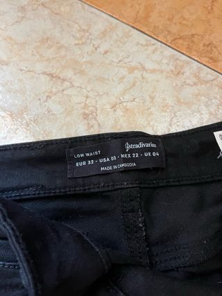 Pantalones negros pitillo