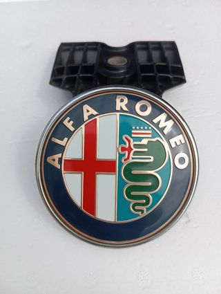 Embellecedor capo Alfa  147