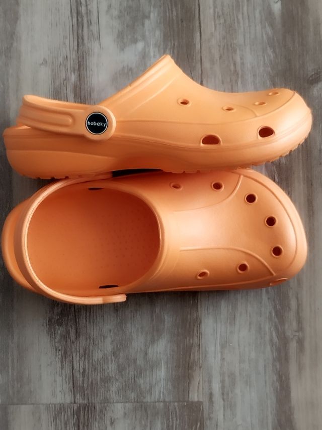 Sandalias goma naranja T-36.