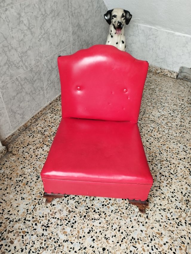 Butaca roja antigua