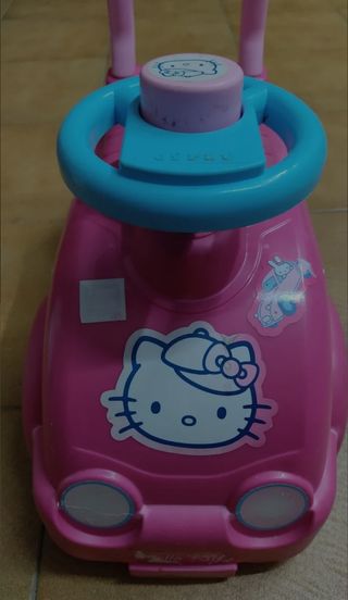 Pack Hello Kitty + patinete Avengers