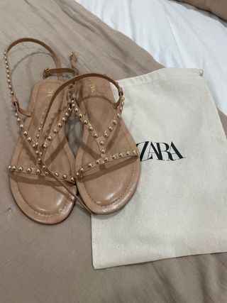 Sandalias Zara doradas