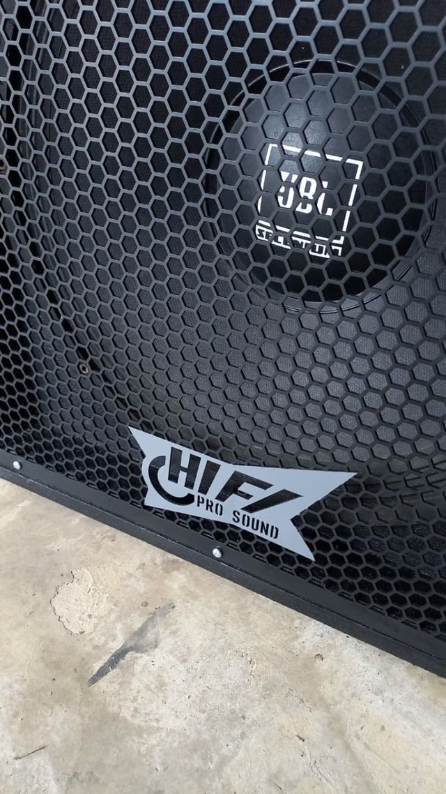 Fabricamos rejas linea array y sub graves