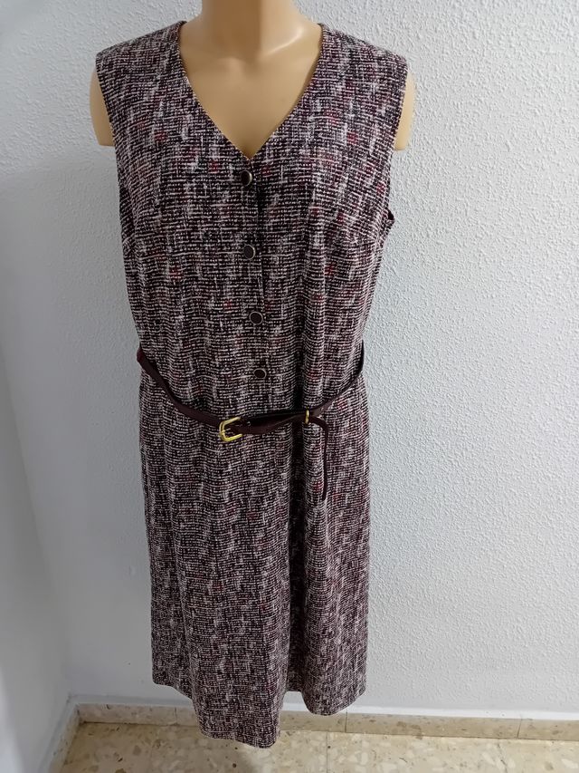 Vestido marrón y blanco