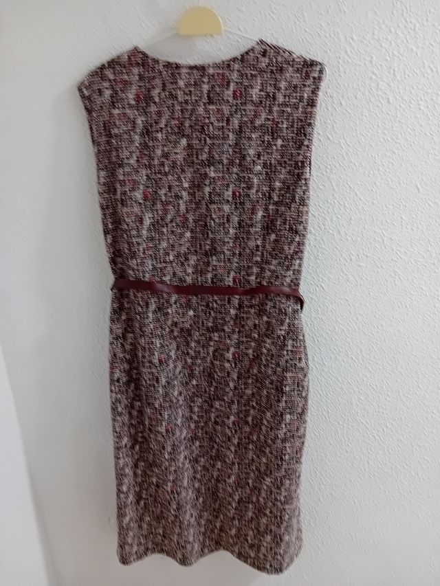 Vestido marrón y blanco