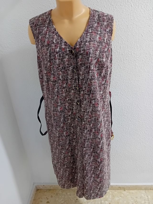 Vestido marrón y blanco