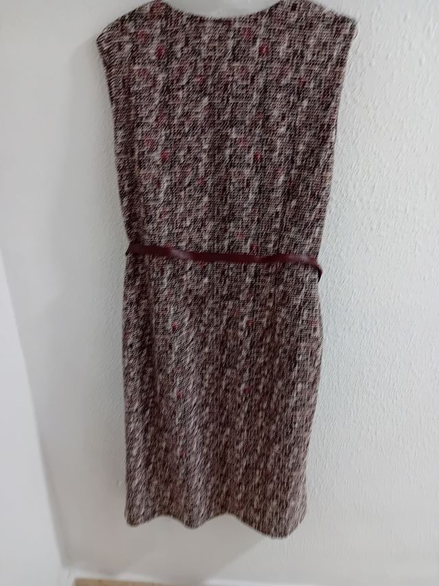 Vestido marrón y blanco