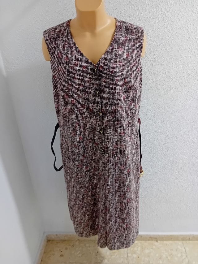 Vestido marrón y blanco