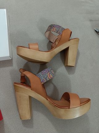 Sandalias tacón mujer marrón
