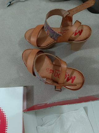 Sandalias tacón mujer marrón