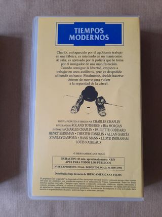3x2. Tres películas VHS de Charlie Chaplin.