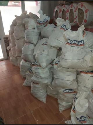 SE RECOGE SACOS DE ESCOMBROS