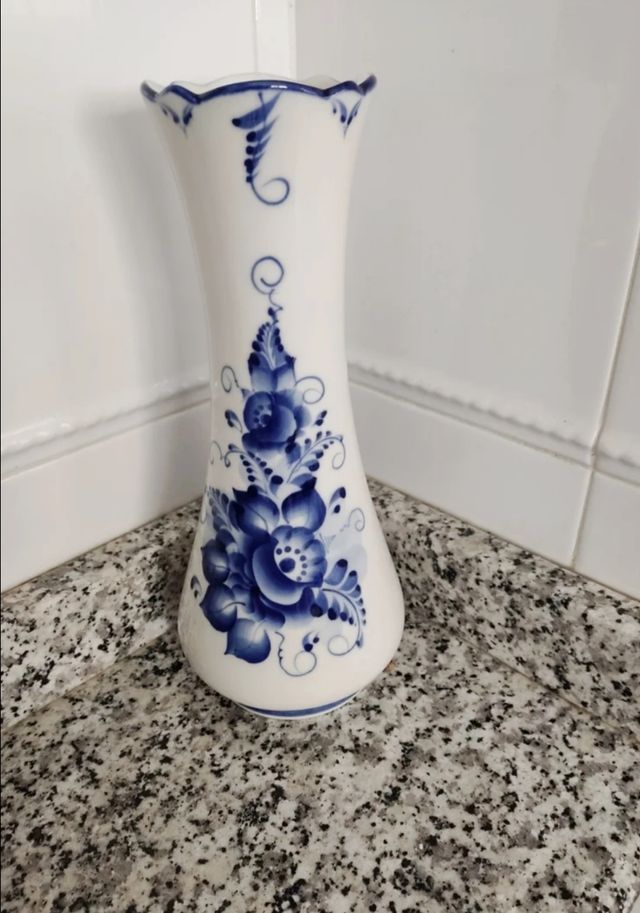 Jarrón Gzhel porcelana azul y blanco