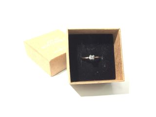 anillo oro 18k con piedra con diamante