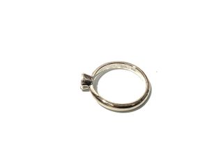 anillo oro 18k con piedra con diamante