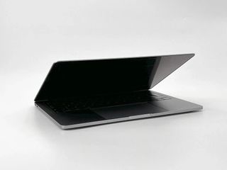 MacBook Pro 13" (2017) Intel Core i5 2.3GHz 2 núcleos - SSD 128GB SSD - 8GB RAM - Gris Espacial