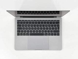 MacBook Pro 13" (2017) Intel Core i5 2.3GHz 2 núcleos - SSD 128GB SSD - 8GB RAM - Gris Espacial