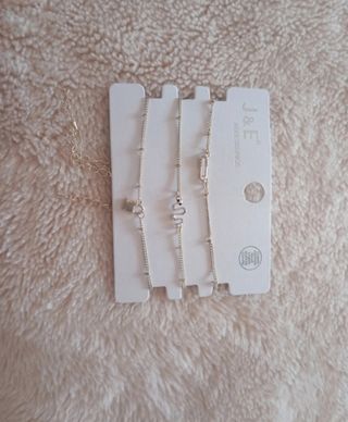 Pulseras J&E: 3 diseños plateados 