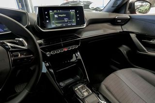 Peugeot 2008   Allure BlueHDI 130 SS EAT8 