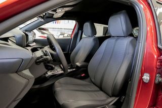 Peugeot 2008   Allure BlueHDI 130 SS EAT8 