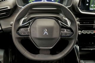 Peugeot 2008   Allure BlueHDI 130 SS EAT8 