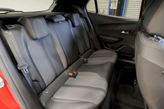 Peugeot 2008   Allure BlueHDI 130 SS EAT8 