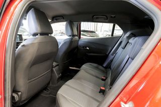 Peugeot 2008   Allure BlueHDI 130 SS EAT8 