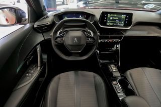 Peugeot 2008   Allure BlueHDI 130 SS EAT8 