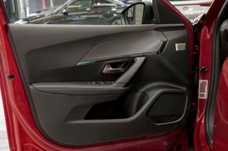 Peugeot 2008   Allure BlueHDI 130 SS EAT8 