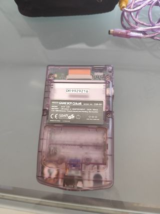 Game Boy Color morado transparente