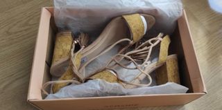 Sandalias tacón corcho beige