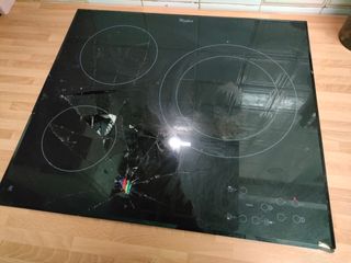 Vitrocerámica inducción Whirlpool rota
