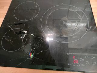 Vitrocerámica inducción Whirlpool rota